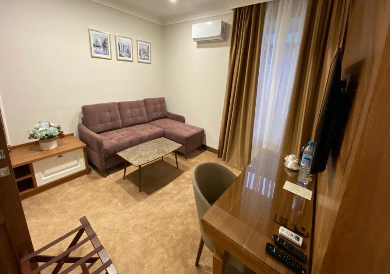 Boutique Hotel Kaspi Temirtau Bagian luar foto