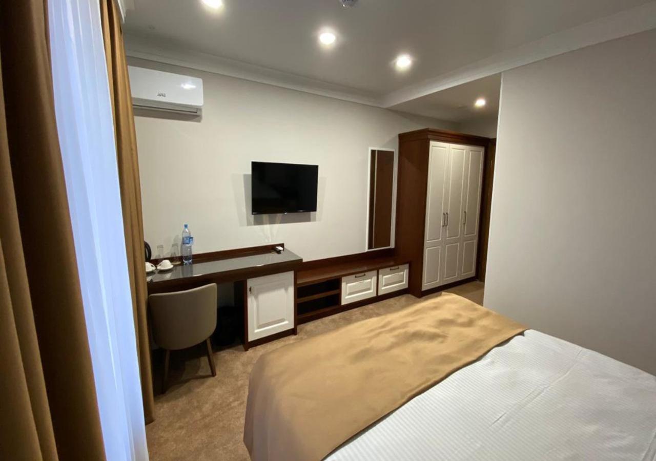 Boutique Hotel Kaspi Temirtau Bagian luar foto